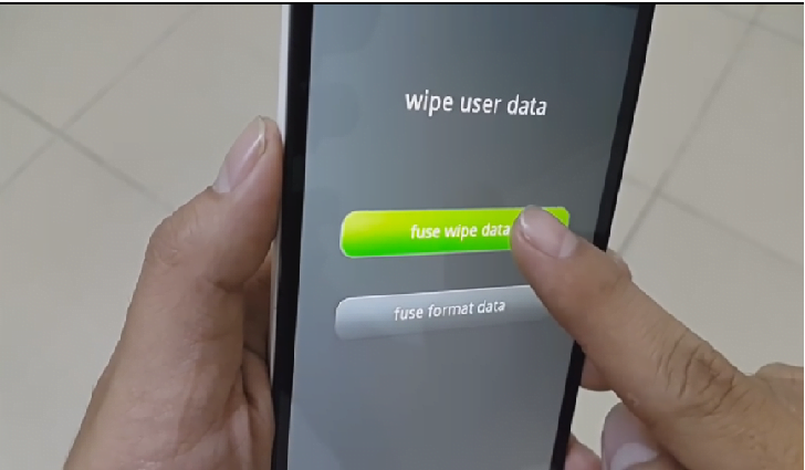 Wipe data перевести. Wipe data. Wipe data перевод. Нет раздела wipe data что делать. Что делать если телефон пишет wipe data.