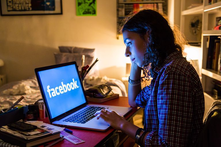 Facebookta Özel Arkadaş Listesi Oluşturma kapak