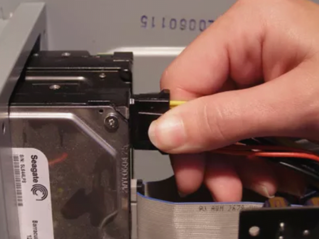 kasakablo 3 - Bilgisayar Güç Kablolarını Kontrol Edin ve Düzenli Yerleştirin!