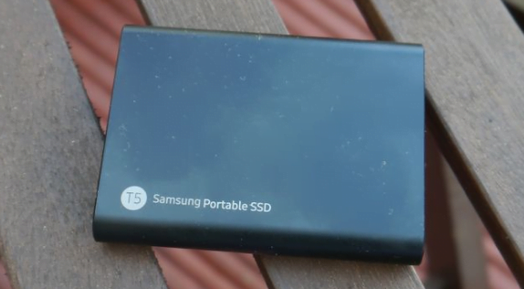Samsung Portable SSD T5 İncelemesi port 2 - Samsung Portable SSD T5 İncelemesi