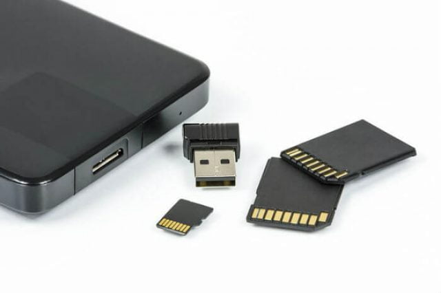 Verilerinizi-G%C3%BCvende-Tutmak-i%C3%A7in-Microsoftun-En-%C4%B0yi-5-Yedekleme-Yaz%C4%B1l%C4%B1m%C4%B1-640x426.jpg