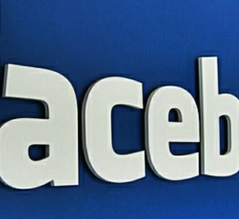 Facebook hikayelerine yeşil ekran özelliği 2