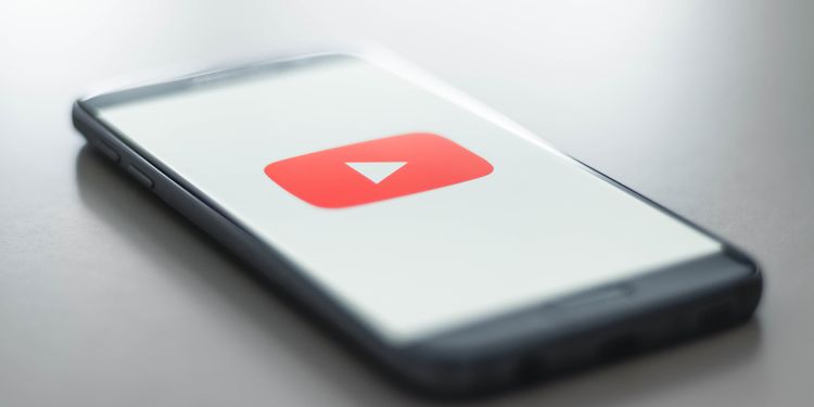 YouTube Yükleme İşlemi Sirasinda Telif Hakki Kontrollerini Test Ediyor