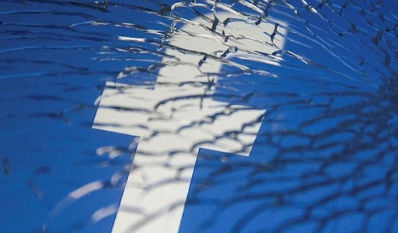 facebook resim 3 1 - Facebook, Zararlı İçerikten Gençleri Uyaracak.