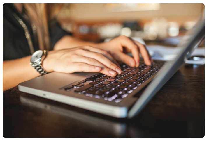 Windows 10'da Bir Kişi Grubuna Nasıl E-Posta Gönderilir Windows 10'da Bir Kişi Grubuna Nasıl E-Posta Gönderilir