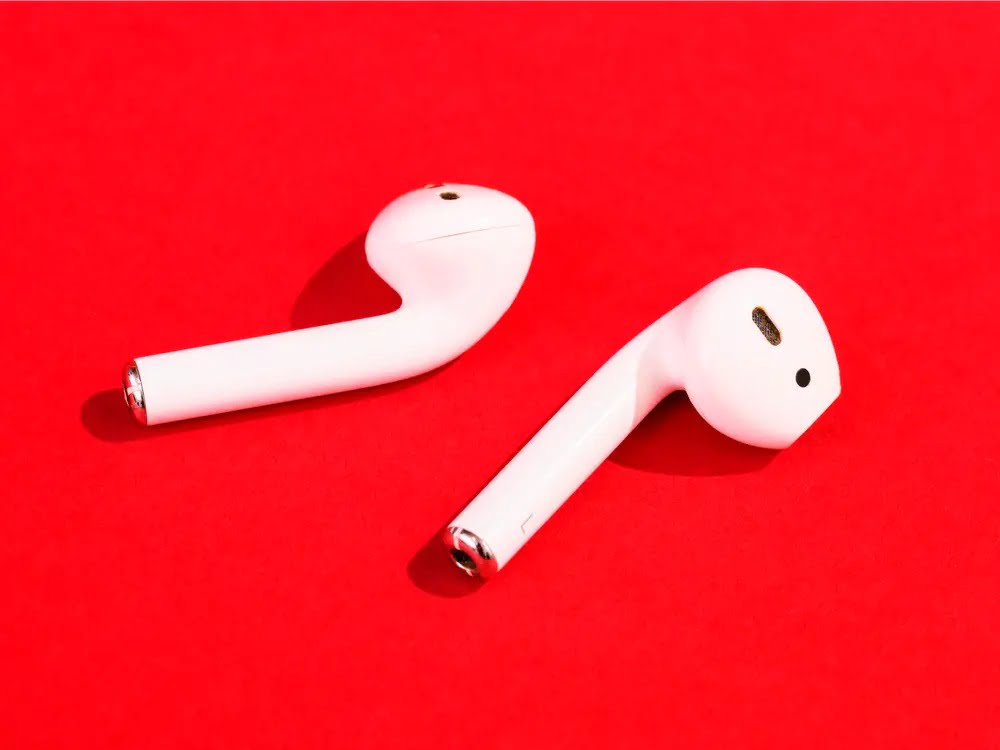 AirPods veya AirPods Pro ile Muzikleri Ileri Sarma Atlatma kapak - AirPods veya AirPods Pro ile Müzikleri İleri Sarma (Atlatma)