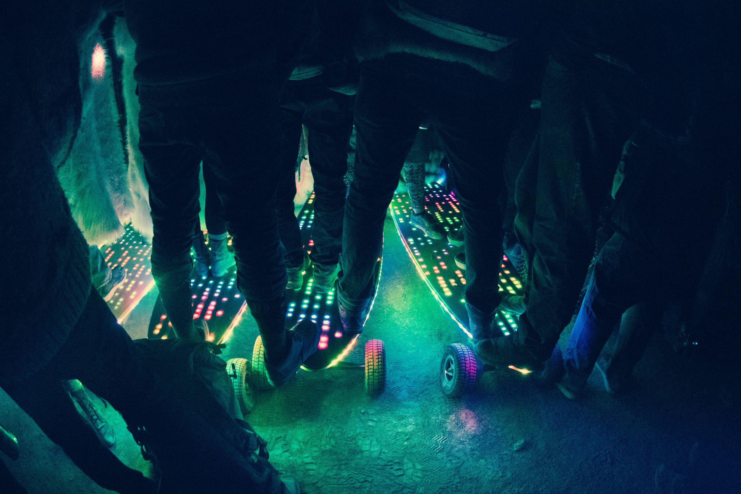 Hoverboard kapak scaled - Hoverboard mı? Uçan kaykay mı?