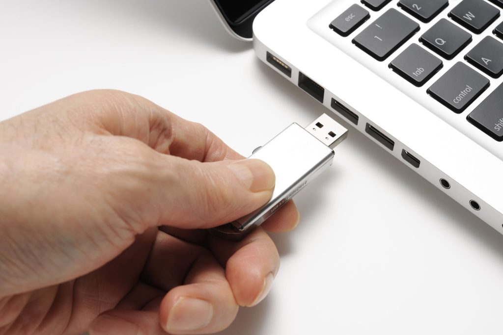 Format atılabilir USB flash sürücü kullanın