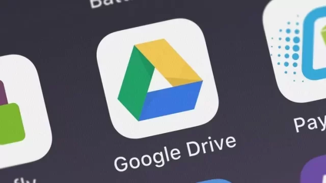 Google Drive üzerinde mesajları yedekleme işlemini temsil eden bir görsel.