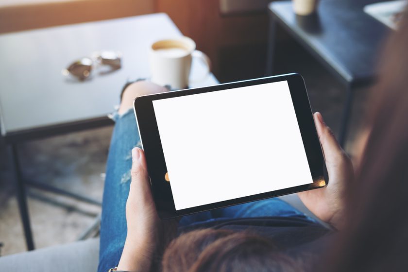 Tablet Ekranı Titreme Sorunu Tablet ekranında titreme sorunu yaşayan bir kullanıcı.