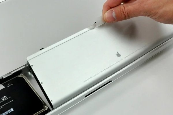 1.2 1 - Şarj Edilmeyen MacBook Nasıl Onarılır