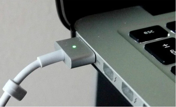 Şarj Edilmeyen MacBook Onarımı