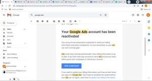 Bir bilgisayar ekranında Google AdWords logosu ve bir ödeme reddi bildirimi.