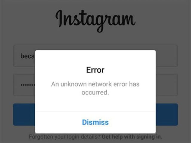 Telefon ekranında Instagram uygulamasının bir hata mesajıyla çökmesi.