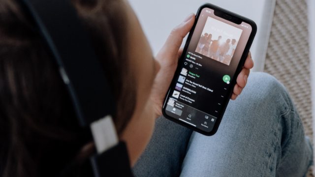 Spotify'da müzik klipleri izleme