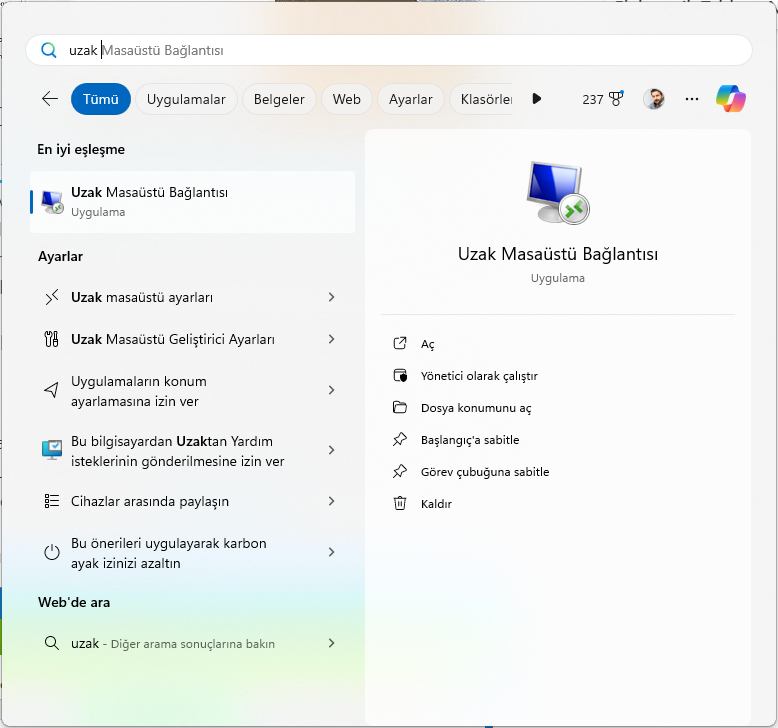 Bilgisayar Klavyesi Kendi Kendine Yazıyor
