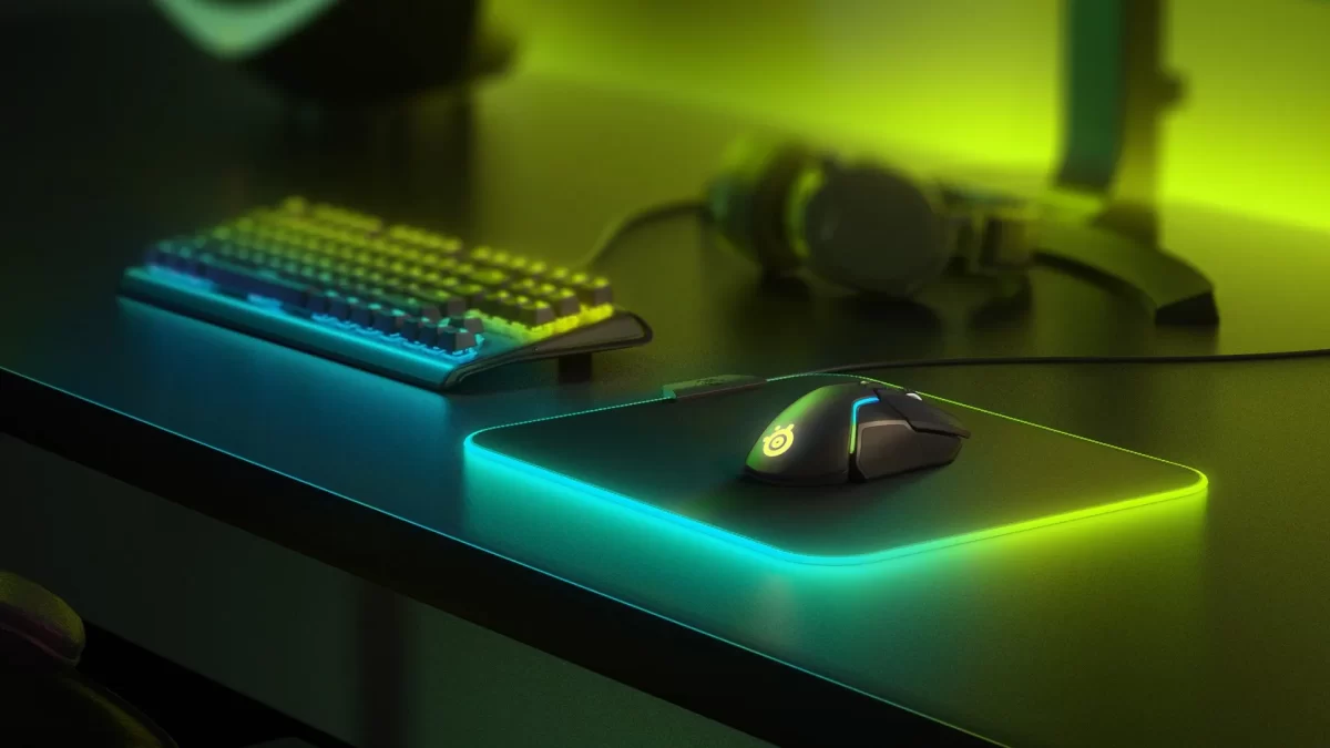 RGB aydınlatmalı mouse pad temizliği