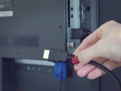 HDMI bağlantısı ile kötü görüntü sorununu gösteren ekran görüntüsü. Ekranda bulanık, bozuk veya renkli görüntü problemleri var.