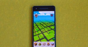 Android telefonda Minecraft sunucusu kurma sürecini gösteren bir görsel.