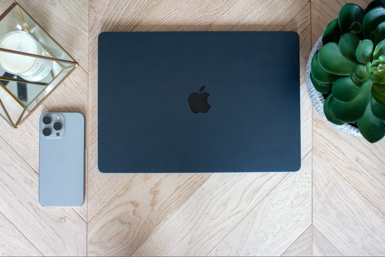 MacBook Air M2 Ozellikleri 1 - MacBook Air M2 Özellikleri İle Gücün ve Şıklığın Mükemmel Buluşması