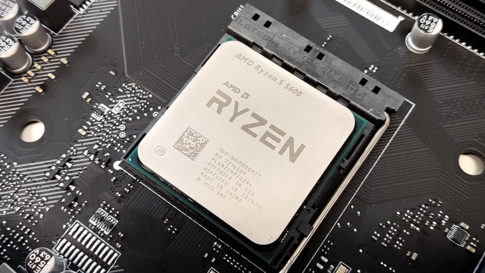 BIOS ekranında Ryzen 5 5600 işlemcinin hız aşırtma ayarları yapılırken çekilmiş bir ekran görüntüsü. İşlemcinin çekirdek frekansı artırılıyor.