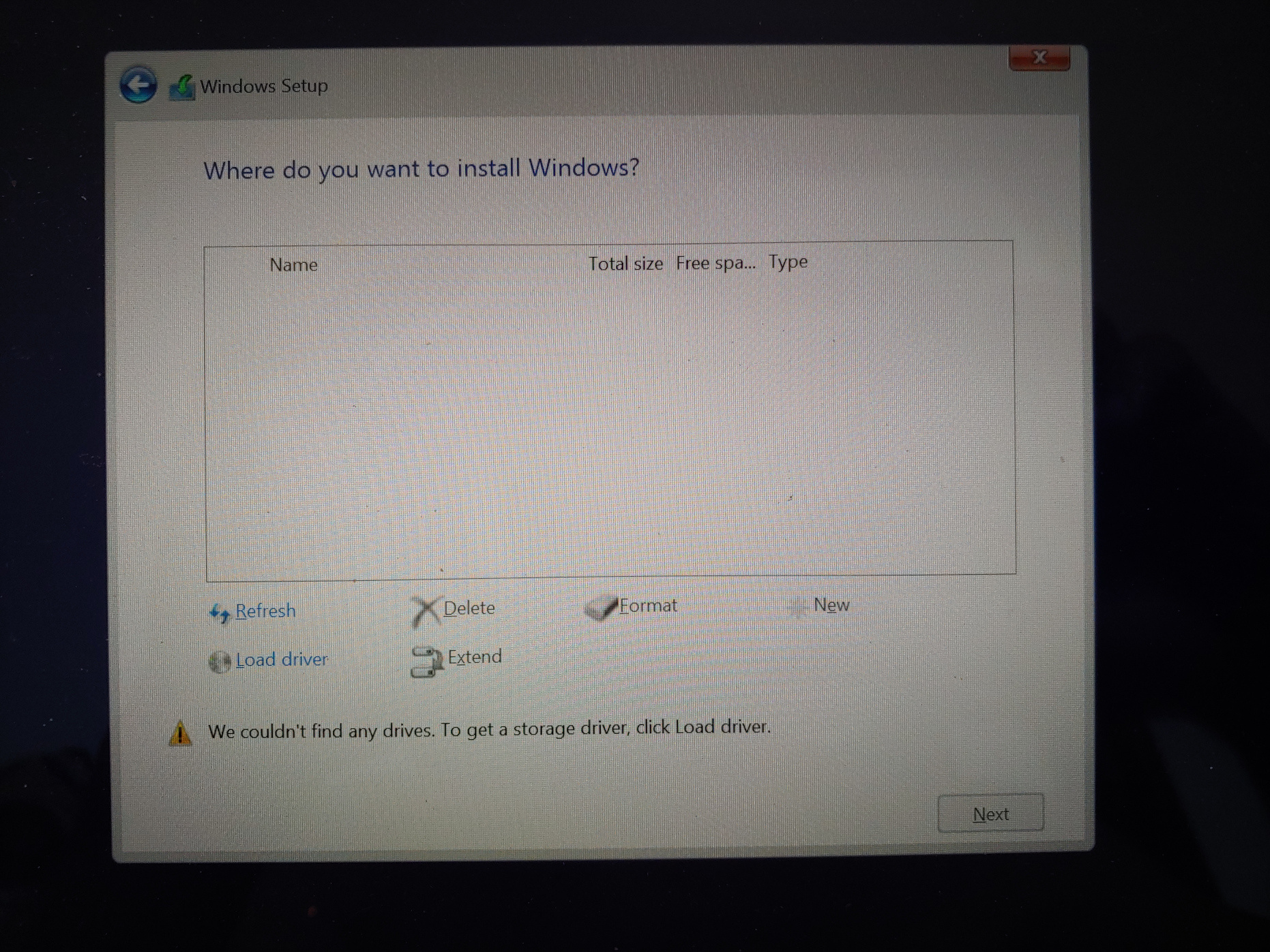 Windows 11 kurulumunda USB bellek görünmediği için yaşanan ekran hatası.