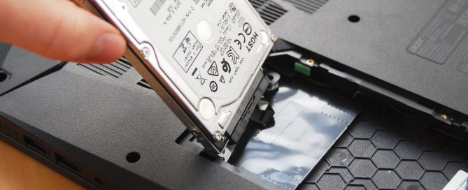 Bozulan Bilgisayar SSD'sindeki Verilere Erişme Bozulan bilgisayar SSD’sindeki verilere nasıl erişileceğini gösteren görsel.