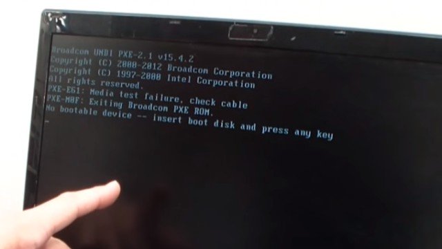 Hard Disk Çıkarılınca Sistem Açılmıyor Sorunu Hard disk çıkarıldığında sistemin açılmaması sorununa karşı uygulanabilecek çözüm yollarını gösteren bir görsel.