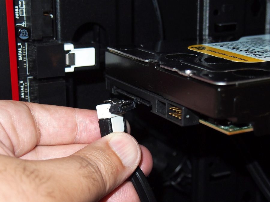 Hard Disk Çıkarılınca Sistem Açılmıyor Sorunu Hard disk bağlantısının kontrol edilmesi gerektiğini gösteren bir görsel.