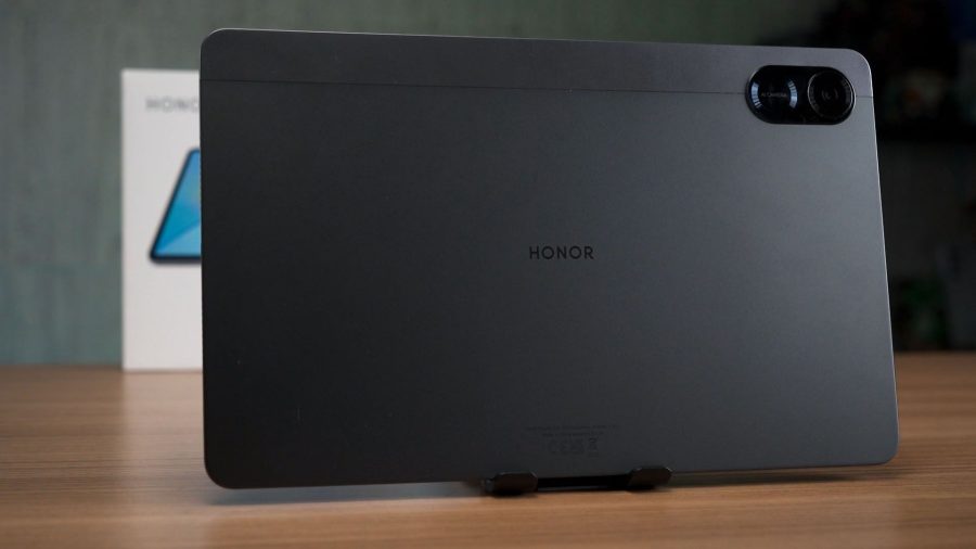 Honor Pad X9 Işık Sızması Gözüküyor Sorunu Honor Pad X9 tabletin kutu içeriği ve teknik özelliklerini gösteren bir görsel.