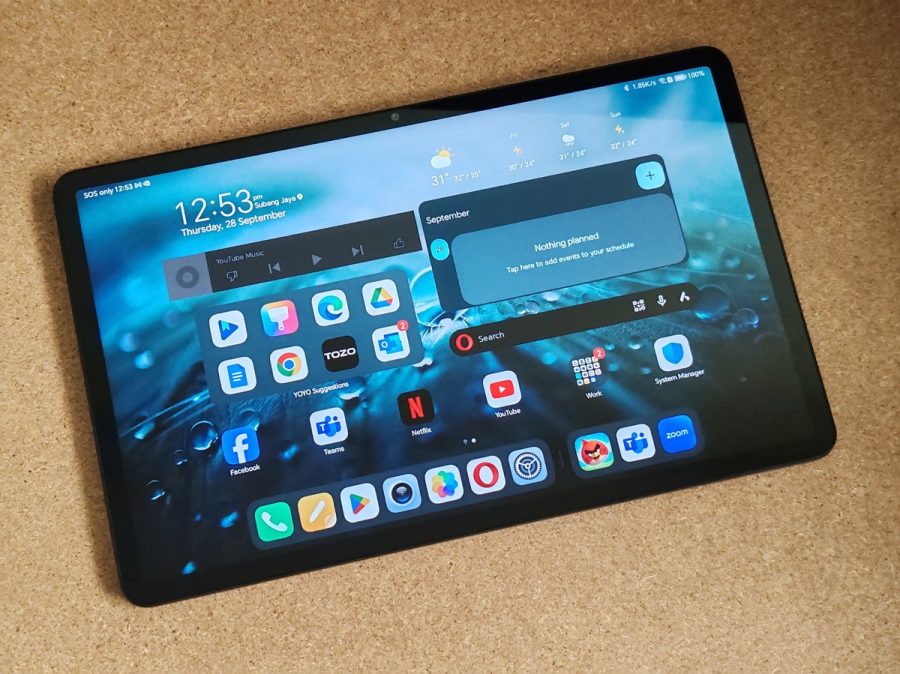 Honor Pad X9 tabletin ekranında görülen ışık sızmasını gösteren bir yakın plan fotoğrafı.