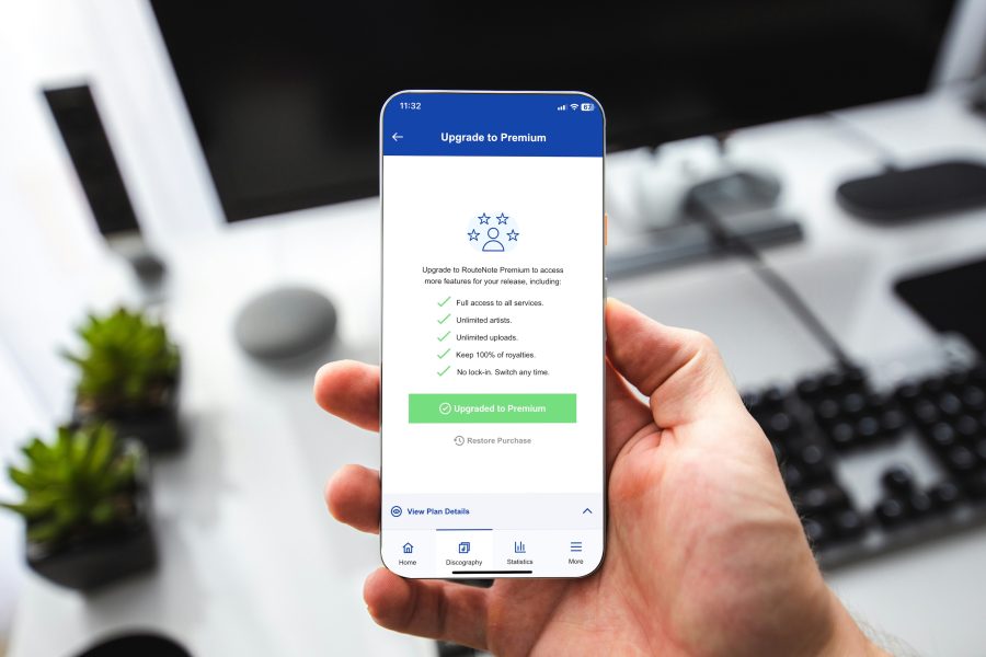 RouteNote platformunda mobil cihazlar üzerinden sanatçı hesabı oluşturulamadığını gösteren bir ekran görüntüsü.