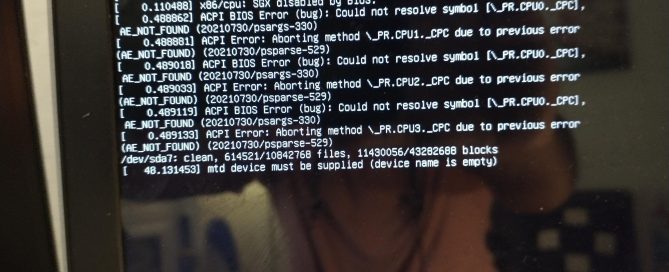 Monster marka bilgisayarda ACPI sorununu gösteren hata mesajı ve bilgisayar ekranı.
