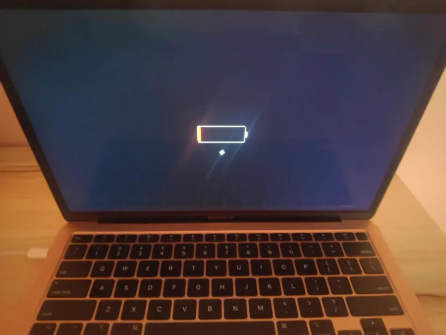 M1 Air MacBook Ekran Açılmıyor Sorunu M1 Air MacBook Ekran Açılmıyor Sorunu