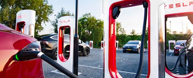 Tesla Supercharger Nedir